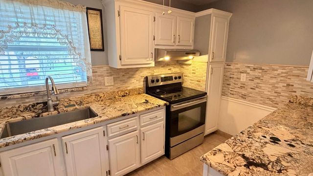 320 Lake Dora Drive 320, West Palm Beach, FL 33411