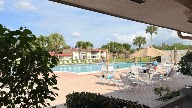 320 Lake Dora Drive 320, West Palm Beach, FL 33411