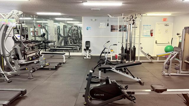 320 Lake Dora Drive 320, West Palm Beach, FL 33411