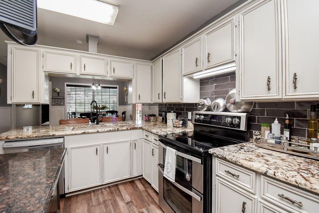 4427 County Road 382, Louise, TX 77455