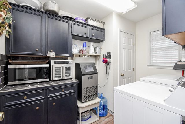 4427 County Road 382, Louise, TX 77455