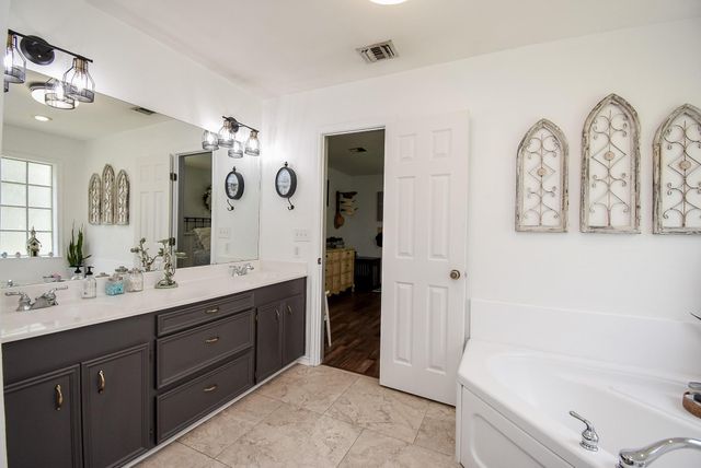 4427 County Road 382, Louise, TX 77455