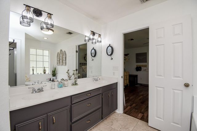 4427 County Road 382, Louise, TX 77455
