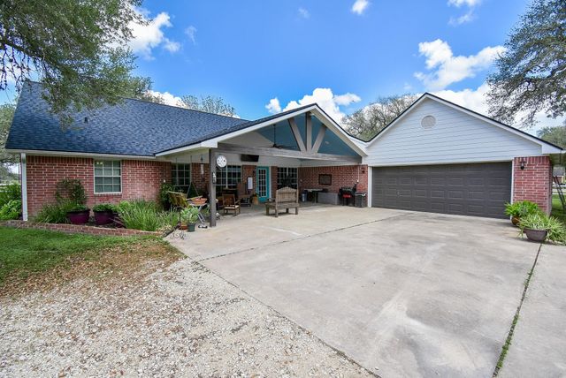 4427 County Road 382, Louise, TX 77455