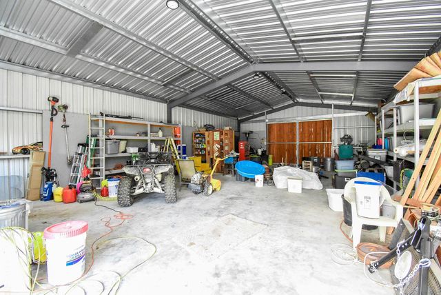 4427 County Road 382, Louise, TX 77455