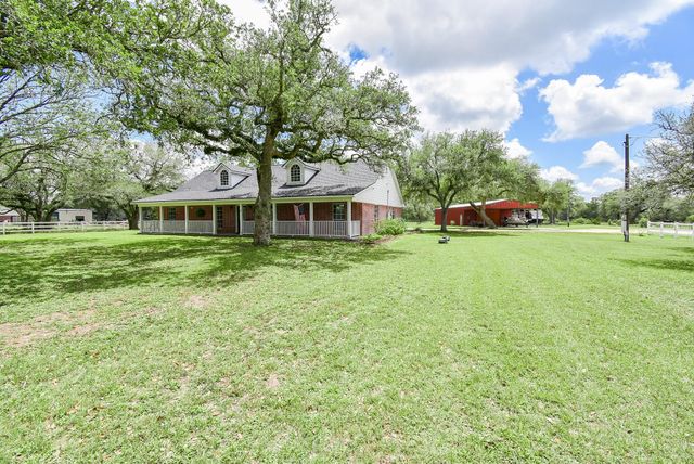 4427 County Road 382, Louise, TX 77455
