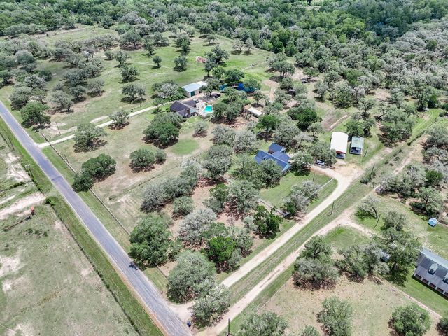 4427 County Road 382, Louise, TX 77455