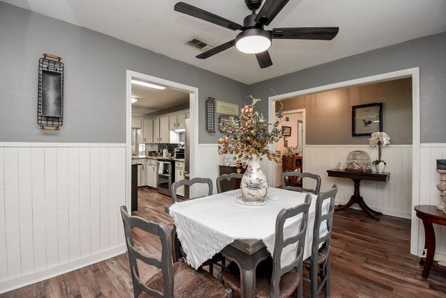 4427 County Road 382, Louise, TX 77455