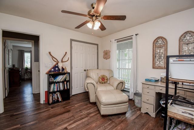 4427 County Road 382, Louise, TX 77455