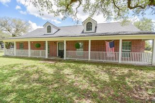 4427 County Road 382, Louise, TX 77455