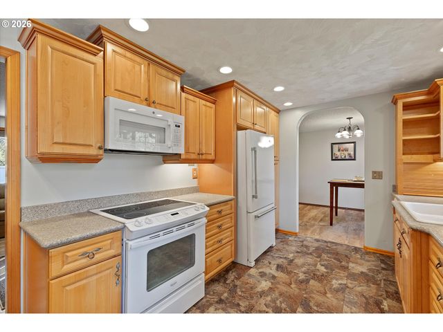 3825 Ne 2ND St, Gresham, OR 97030