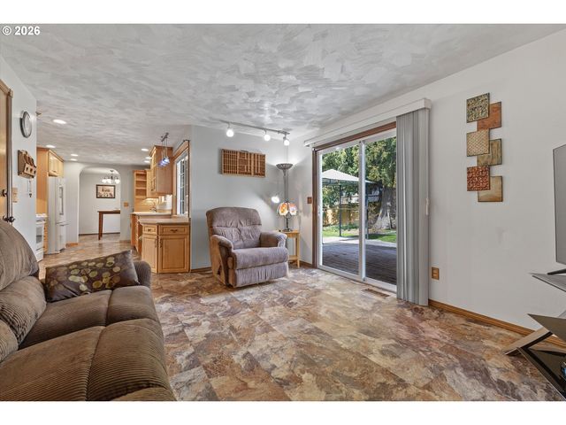 3825 Ne 2ND St, Gresham, OR 97030