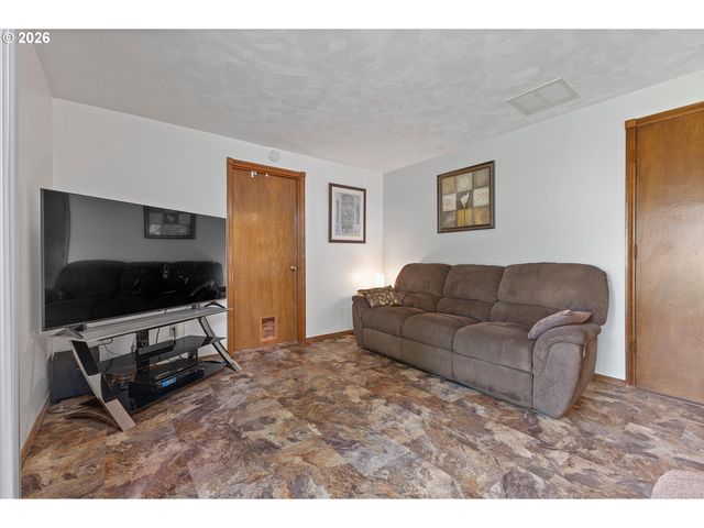 3825 Ne 2ND St, Gresham, OR 97030