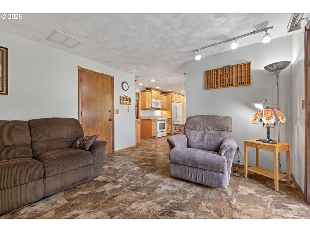 3825 Ne 2ND St, Gresham, OR 97030