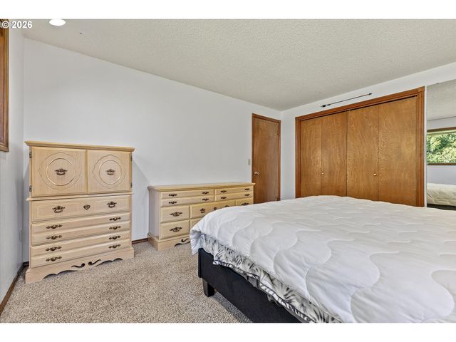 3825 Ne 2ND St, Gresham, OR 97030