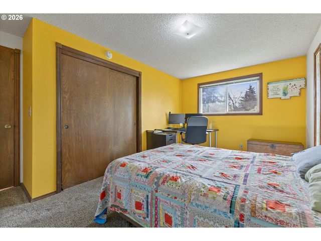 3825 Ne 2ND St, Gresham, OR 97030