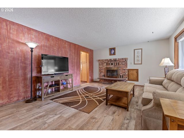 3825 Ne 2ND St, Gresham, OR 97030