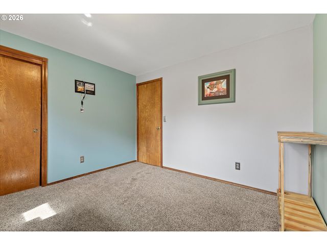 3825 Ne 2ND St, Gresham, OR 97030