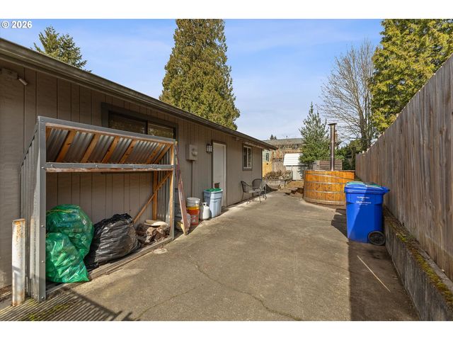3825 Ne 2ND St, Gresham, OR 97030