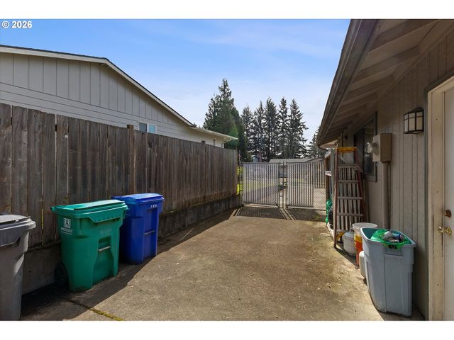 3825 Ne 2ND St, Gresham, OR 97030