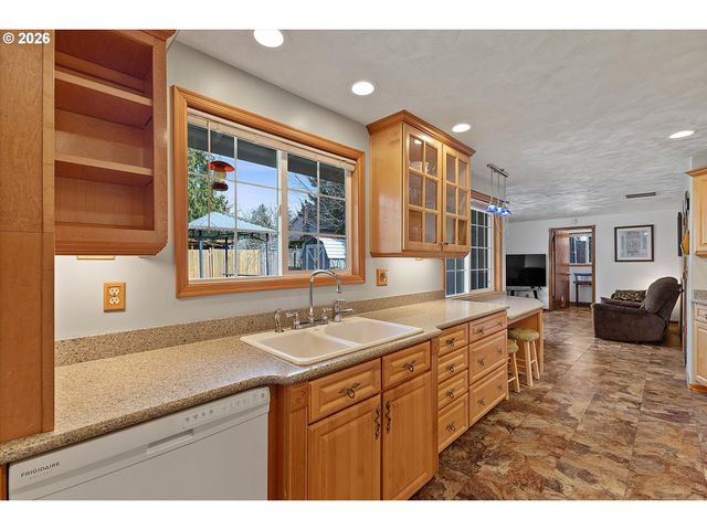 3825 Ne 2ND St, Gresham, OR 97030