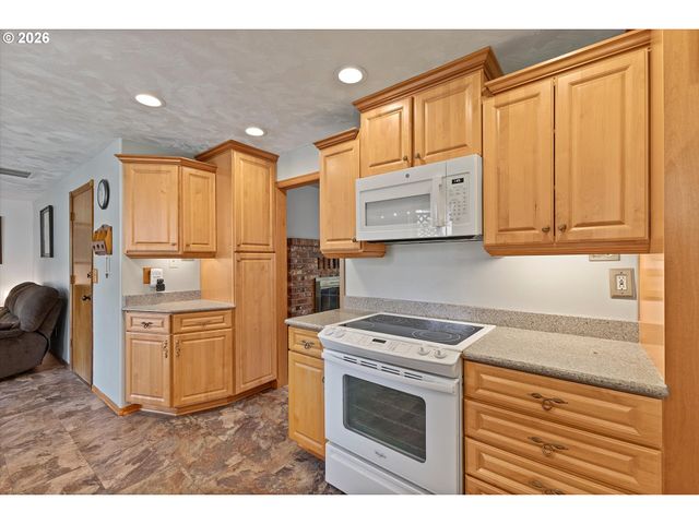 3825 Ne 2ND St, Gresham, OR 97030