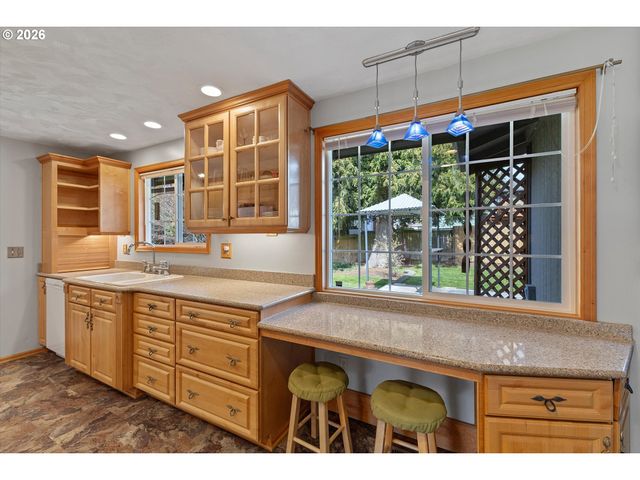 3825 Ne 2ND St, Gresham, OR 97030