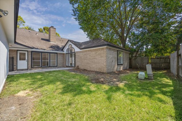 1905 Sandy Schoals Drive, League City, TX 77573