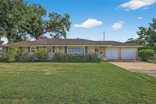 10005 Hazelhurst Drive, Houston, TX 77080