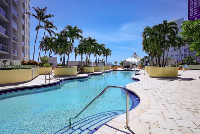 253 NE 2nd St 322, Miami, FL 33132