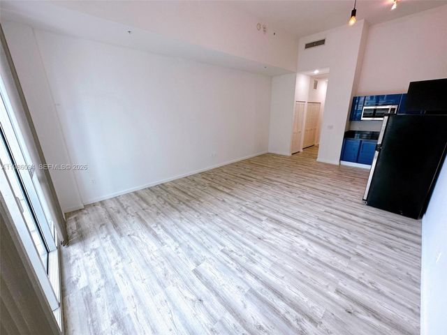 253 NE 2nd St 322, Miami, FL 33132