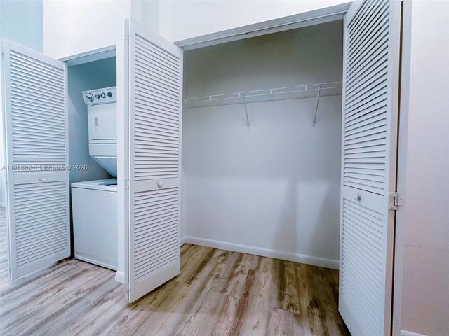 253 NE 2nd St 322, Miami, FL 33132