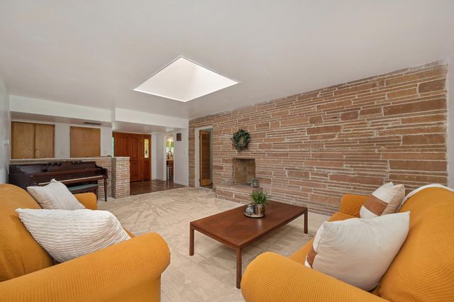 1451 McClaren Dr, Carmichael, CA 95608