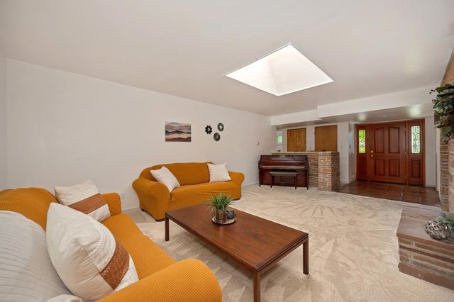 1451 McClaren Dr, Carmichael, CA 95608