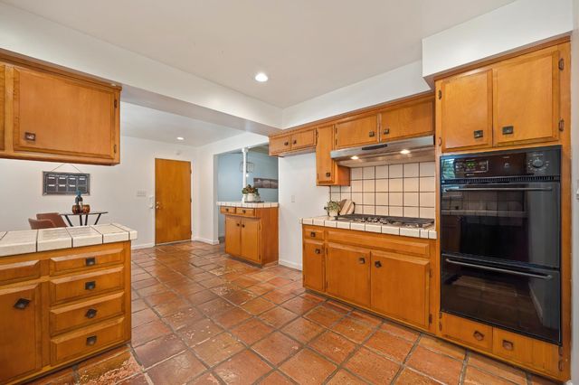 1451 McClaren Dr, Carmichael, CA 95608