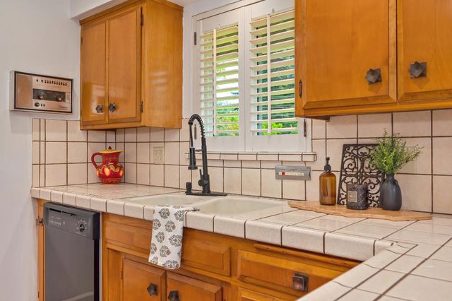 1451 McClaren Dr, Carmichael, CA 95608