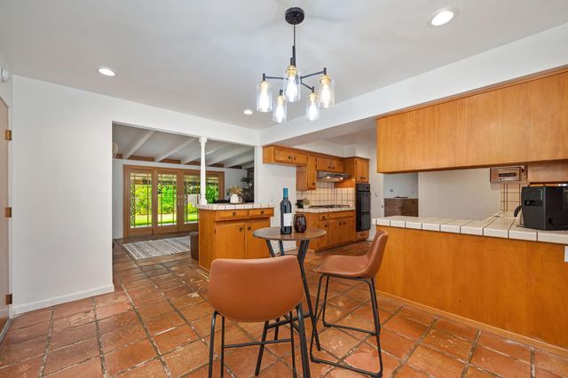 1451 McClaren Dr, Carmichael, CA 95608