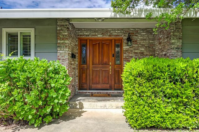 1451 McClaren Dr, Carmichael, CA 95608