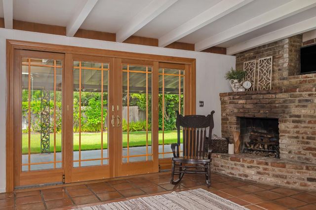 1451 McClaren Dr, Carmichael, CA 95608