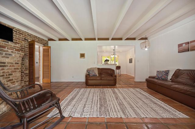 1451 McClaren Dr, Carmichael, CA 95608