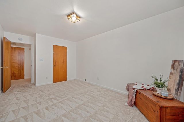 1451 McClaren Dr, Carmichael, CA 95608