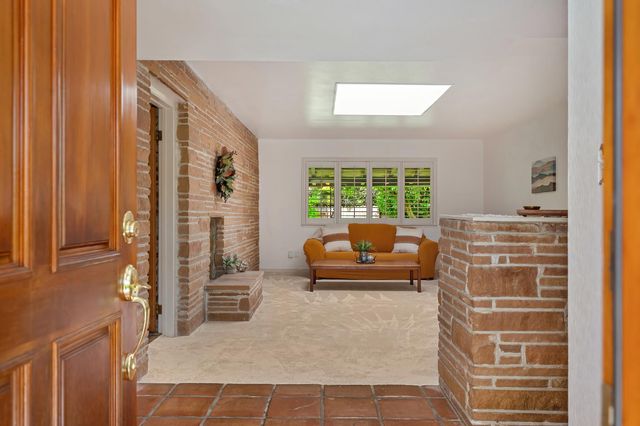 1451 McClaren Dr, Carmichael, CA 95608