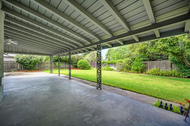 1451 McClaren Dr, Carmichael, CA 95608