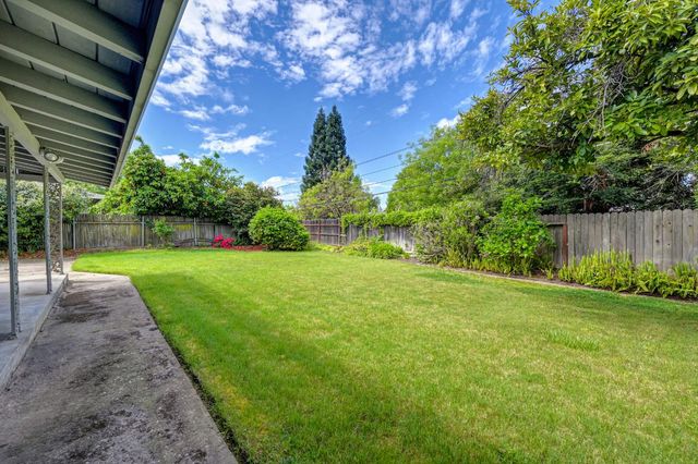 1451 McClaren Dr, Carmichael, CA 95608