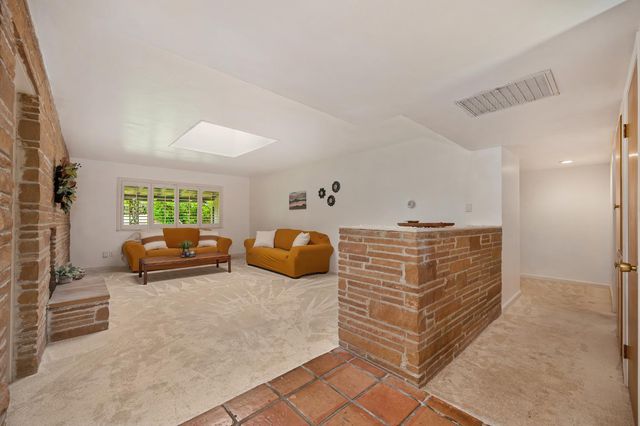 1451 McClaren Dr, Carmichael, CA 95608