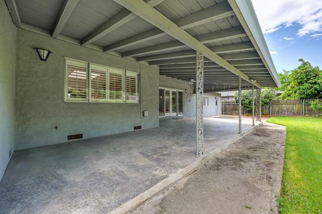 1451 McClaren Dr, Carmichael, CA 95608