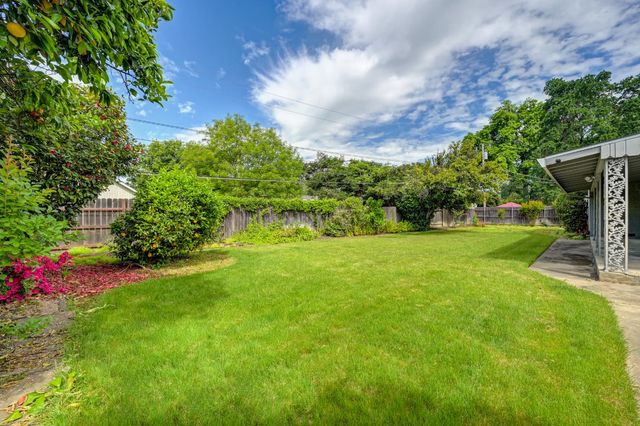 1451 McClaren Dr, Carmichael, CA 95608