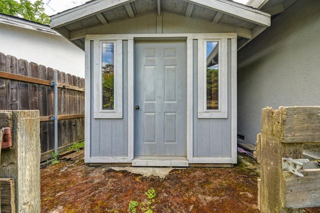 1451 McClaren Dr, Carmichael, CA 95608