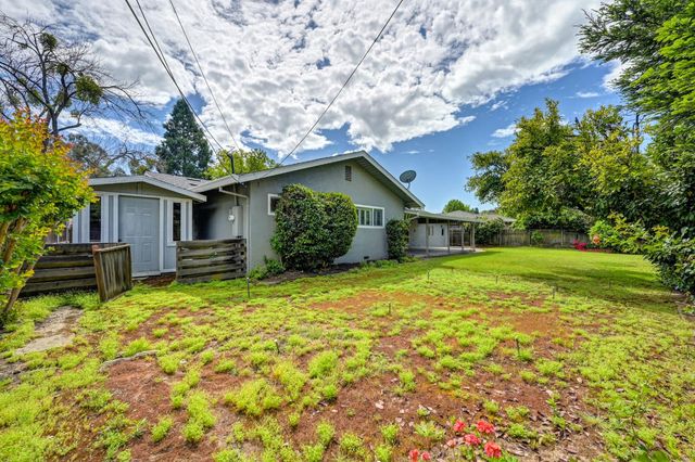 1451 McClaren Dr, Carmichael, CA 95608