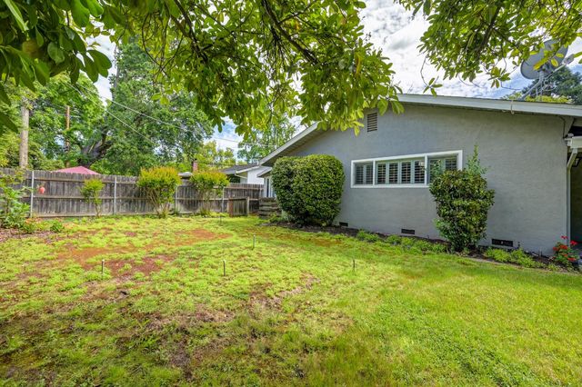 1451 McClaren Dr, Carmichael, CA 95608